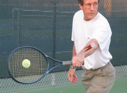حرکات ورزشی در درمان آرنج تنیس بازان